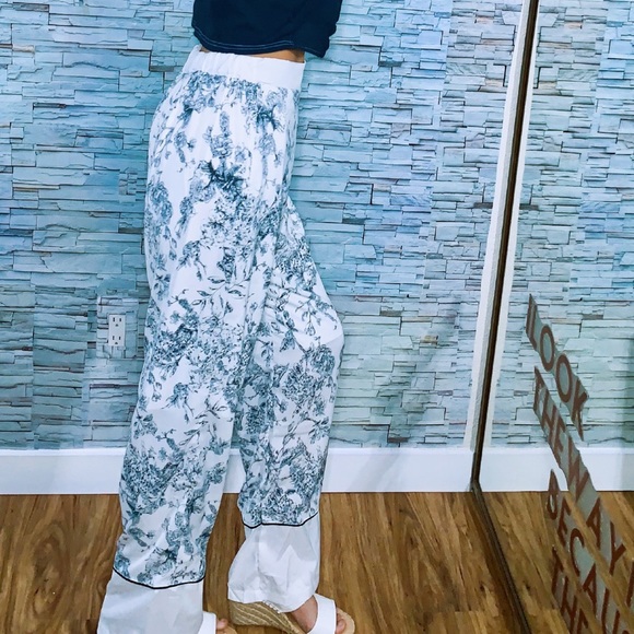 Chiffon Wide Leg Pants - Picture 2 of 6